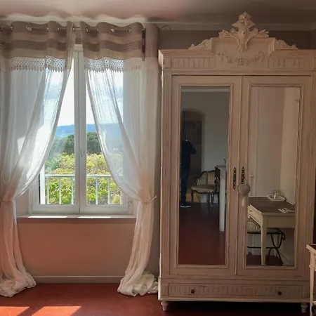 Couette-café La Maison De Justine 3*