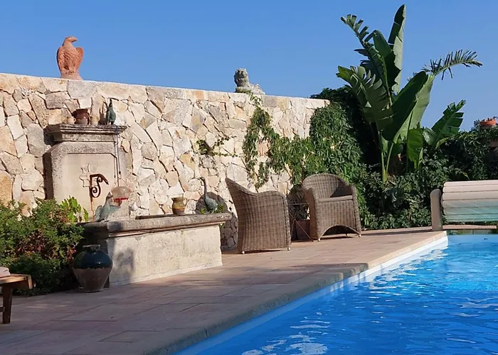 La Maison De Justine Bed & Breakfast 3*